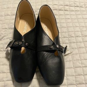 NWT 6.5 Cinak flats/loafers